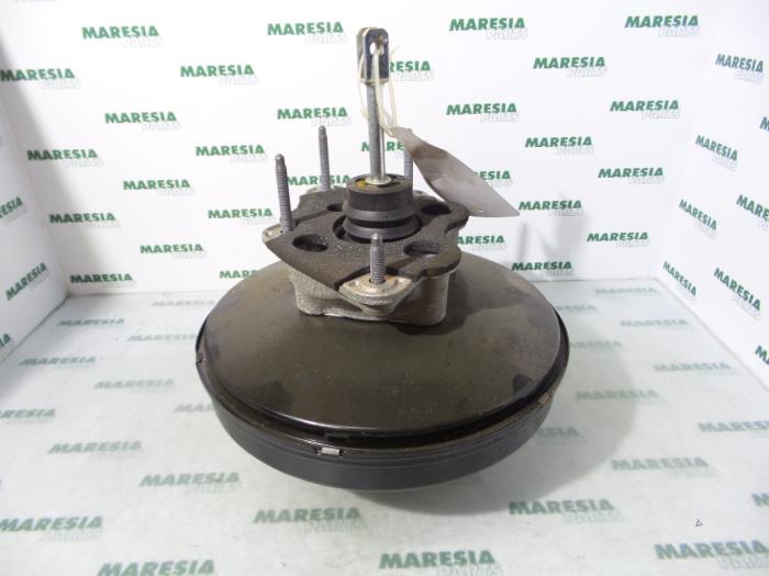 Bromsservo från en Renault Clio III (BR/CR) 1.2 16V TCe 100 2008