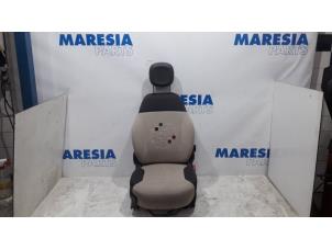 Begagnade Säte, höger Fiat Panda/Pandina (312) 0.9 TwinAir Turbo 85 Pris € 99,99 Marginaltabell erbjuds av Maresia Parts