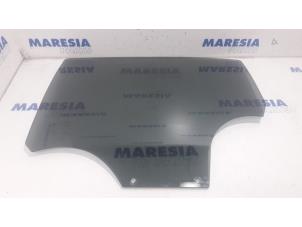 Gebruikte Portierruit 4Deurs links-achter Citroen C3 (SX/SW) 1.2 12V e-THP PureTech 110 Prijs € 105,00 Margeregeling aangeboden door Maresia Parts