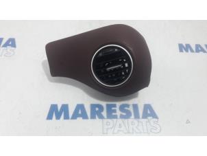 Gebruikte Luchtrooster Dashboard Fiat Punto III (199) 1.3 JTD Multijet 85 16V Prijs € 25,00 Margeregeling aangeboden door Maresia Parts