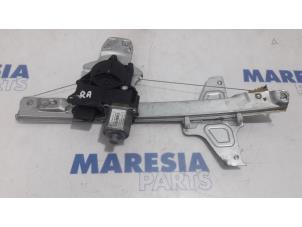 Gebruikte Ruitmechaniek 4Deurs rechts-achter Citroen C5 III Berline (RD) 1.6 HDiF 16V Prijs € 25,00 Margeregeling aangeboden door Maresia Parts