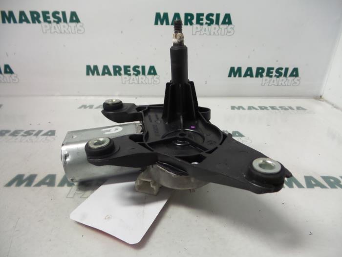 Bakre torkarmotor från en Renault Clio III (BR/CR) 1.2 16V TCe 100 2008