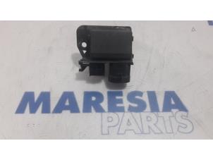 Begagnade Kylfläktsresistor Peugeot 308 (L3/L8/LB/LH/LP) 1.6 BlueHDi 100 Pris € 20,00 Marginaltabell erbjuds av Maresia Parts