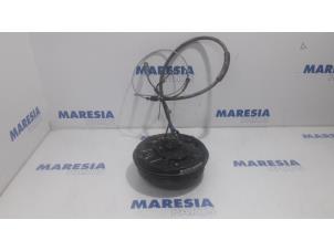 Gebruikte Asschenkel links-achter Peugeot 208 I (CA/CC/CK/CL) 1.2 Vti 12V PureTech Prijs € 157,50 Margeregeling aangeboden door Maresia Parts