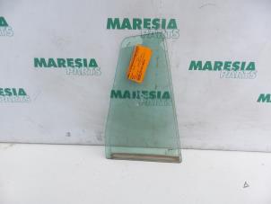 Begagnade Sidofönster, vänster höger bak Renault Laguna II Grandtour (KG) 1.8 16V Pris € 30,00 Marginaltabell erbjuds av Maresia Parts