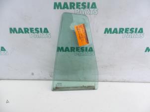 Begagnade Sidofönster, vänster bak Renault Laguna II Grandtour (KG) 1.8 16V Pris € 25,00 Marginaltabell erbjuds av Maresia Parts
