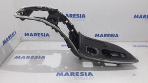 Używane Konsole srodkowe Renault Espace (RFCJ) 1.6 Tce 200 Cena € 75,00 Procedura marży oferowane przez Maresia Parts