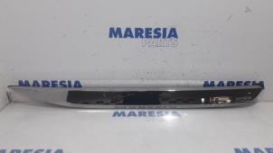 Begagnade Dekorstripe Peugeot 2008 (CU) 1.2 Vti 12V PureTech 82 Pris € 50,00 Marginaltabell erbjuds av Maresia Parts