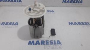 Gebruikte Tank element Pomp Lancia Delta (844) 1.6 D Multijet 16V 120 Prijs € 50,00 Margeregeling aangeboden door Maresia Parts