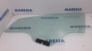 Gebruikte Deurruit 4Deurs links-voor Lancia Delta (844) 1.6 D Multijet 16V 120 Prijs € 35,00 Margeregeling aangeboden door Maresia Parts