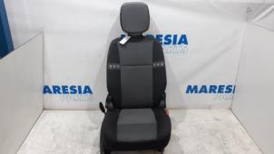 Begagnade Säte, höger Renault Scénic III (JZ) 1.2 16V TCe 115 Energy Pris € 75,00 Marginaltabell erbjuds av Maresia Parts