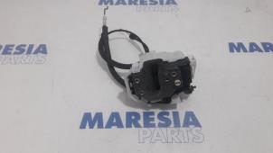 Gebruikte Deurslot Mechaniek 4Deurs links-achter Alfa Romeo 159 Sportwagon (939BX) 2.4 JTDm 20V Prijs € 40,00 Margeregeling aangeboden door Maresia Parts