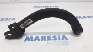 Używane Wahacz dolny prawy tyl Alfa Romeo 159 Sportwagon (939BX) 2.4 JTDm 20V Cena € 40,00 Procedura marży oferowane przez Maresia Parts