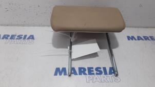 Gebruikte Hoofdsteun Lancia Delta (844) 1.6 D Multijet 16V 120 Prijs € 50,00 Margeregeling aangeboden door Maresia Parts