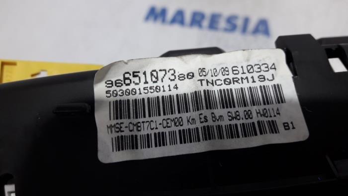 Instrumentpanel från en Peugeot 308 (4A/C) 1.6 VTI 16V 2010