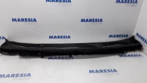 Używane Parawan Renault Kadjar (RFEH) 1.5 dCi DPF Cena € 50,00 Procedura marży oferowane przez Maresia Parts