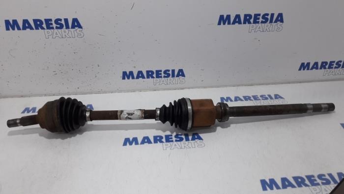 Drivaxel, höger fram från en Citroën C6 (TD) 2.2 HdiF 16V 2007