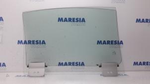 Gebruikte Portierruit 4Deurs links-achter Citroen C6 (TD) 2.2 HdiF 16V Prijs € 99,00 Margeregeling aangeboden door Maresia Parts