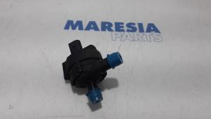Begagnade Vattenpump Renault Megane III Coupe (DZ) 2.0 16V RS Turbo Pris € 25,00 Marginaltabell erbjuds av Maresia Parts