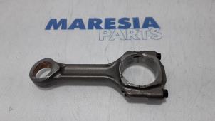 Gebruikte Drijfstang Alfa Romeo 159 Sportwagon (939BX) 2.4 JTDm 20V Prijs € 105,00 Margeregeling aangeboden door Maresia Parts