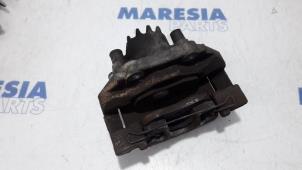 Używane Zacisk hamulcowy lewy przód Peugeot 5008 I (0A/0E) 1.6 HDiF 16V Cena € 13,99 Procedura marży oferowane przez Maresia Parts