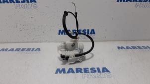 Gebruikte Deurslot Mechaniek 4Deurs links-achter Alfa Romeo 159 Sportwagon (939BX) 1.9 JTS 16V Prijs € 35,00 Margeregeling aangeboden door Maresia Parts