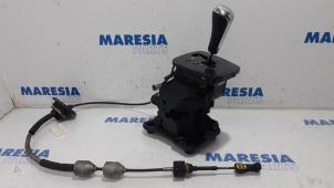 Gebruikte Versnellingspook Peugeot 3008 I (0U/HU) 1.6 16V THP 155 Prijs € 50,00 Margeregeling aangeboden door Maresia Parts