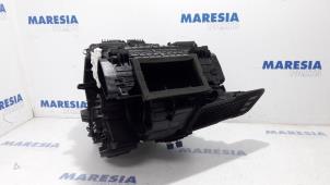 Begagnade Värmarhus Renault Clio IV (5R) 0.9 Energy TCE 90 12V Pris € 164,95 Marginaltabell erbjuds av Maresia Parts