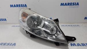 Gebruikte Koplamp rechts Peugeot Expert (G9) 2.0 HDi 120 Prijs € 75,00 Margeregeling aangeboden door Maresia Parts