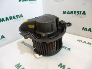 Używane Silnik wentylatora nagrzewnicy Renault Laguna I (B56) 1.8 RN,RT Cena € 25,00 Procedura marży oferowane przez Maresia Parts