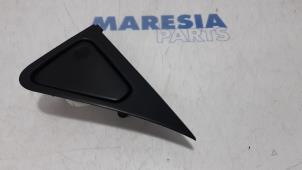 Gebruikte Portiergreep 4Deurs links-achter Renault Zoé (AG) 46kW Prijs € 40,00 Margeregeling aangeboden door Maresia Parts