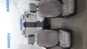 Begagnade Klädsel, uppsättning (komplett) Peugeot 508 SW (8E/8U) 2.0 RXH HYbrid4 16V Pris € 393,75 Marginaltabell erbjuds av Maresia Parts