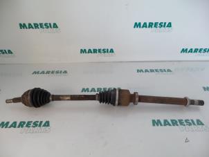 Używane Os napedowa prawy przód Renault Megane II Grandtour (KM) 1.5 dCi 80 Cena € 35,00 Procedura marży oferowane przez Maresia Parts