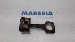 Gebruikte Zuiger Citroen C5 III Berline (RD) 2.0 16V Prijs € 50,00 Margeregeling aangeboden door Maresia Parts