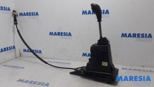 Begagnade Växelspak Renault Espace (JK) 2.0 dCi 16V 175 FAP Pris € 150,00 Marginaltabell erbjuds av Maresia Parts