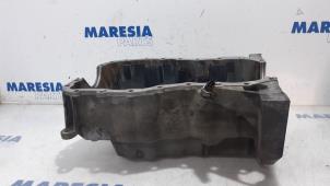 Begagnade Oljetråg Renault Scénic II (JM) 1.6 16V Pris € 40,00 Marginaltabell erbjuds av Maresia Parts