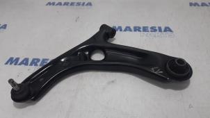 Gebruikte Draagarm onder links-voor Peugeot 107 1.0 12V Prijs € 25,00 Margeregeling aangeboden door Maresia Parts