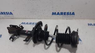 Begagnade Stötdämparstång, höger fram Renault Clio IV (5R) 0.9 Energy TCE 90 12V Pris € 39,00 Marginaltabell erbjuds av Maresia Parts