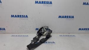 Gebruikte Veiligheidsgordel rechts-voor Renault Clio III (BR/CR) 1.2 16V 75 Prijs € 75,00 Margeregeling aangeboden door Maresia Parts