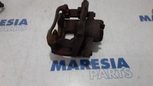 Gebruikte Remklauw (Tang) links-voor Peugeot 307 CC (3B) 2.0 16V Prijs € 50,00 Margeregeling aangeboden door Maresia Parts