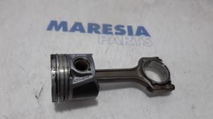 Gebruikte Zuiger Fiat Qubo 1.3 D 16V Multijet Prijs € 75,00 Margeregeling aangeboden door Maresia Parts