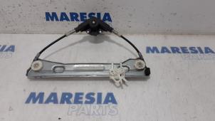 Begagnade Fönstermekanism för bakre dörr, 4-dörrars, höger Fiat Panda (169) 1.2 Fire Pris € 25,00 Marginaltabell erbjuds av Maresia Parts