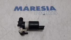 Begagnade Pump, vindrutespolare Citroen C4 Grand Picasso (UA) 1.8 16V Pris € 10,00 Marginaltabell erbjuds av Maresia Parts