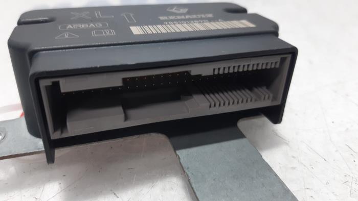 Airbagmodul från en Renault Clio IV Estate/Grandtour (7R) 1.5 Energy dCi 90 FAP 2015