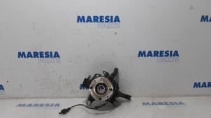 Używane Sworzen prawy przód Renault Captur (2R) 1.2 TCE 16V EDC Cena € 69,99 Procedura marży oferowane przez Maresia Parts