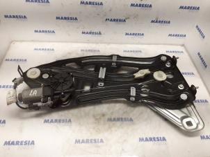 Używane Mechanizm szyby lewej tylnej wersja 2-drzwiowa Peugeot 207 CC (WB) 1.6 16V Cena € 50,00 Procedura marży oferowane przez Maresia Parts