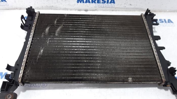 Radiateur van een Fiat Punto Evo (199) 1.4 2012