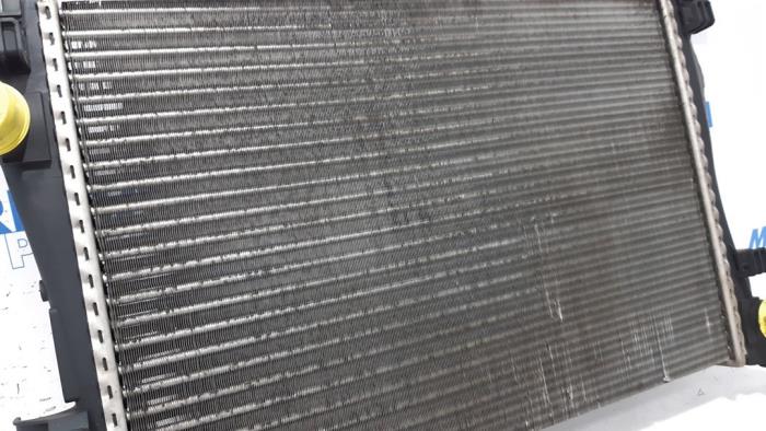 Radiateur van een Fiat Punto Evo (199) 1.4 2012