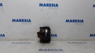 Gebruikte Remklauw (Tang) links-voor Peugeot 307 CC (3B) 2.0 16V Prijs € 40,00 Margeregeling aangeboden door Maresia Parts