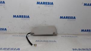 Używane Oslona przeciwsloneczna Peugeot 307 CC (3B) 2.0 16V Cena € 30,00 Procedura marży oferowane przez Maresia Parts
